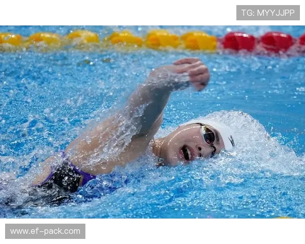 张雨霏赛场上像超人，下了水居然爱穿拖鞋逛街？