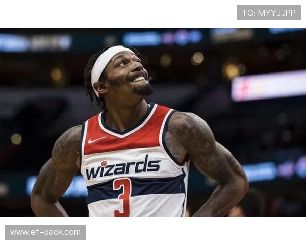 比尔无球跑动效率提升，改变奇才进攻结构